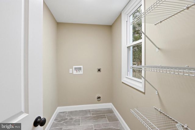 1911 HALETHORPE, Halethorpe, MD 21227