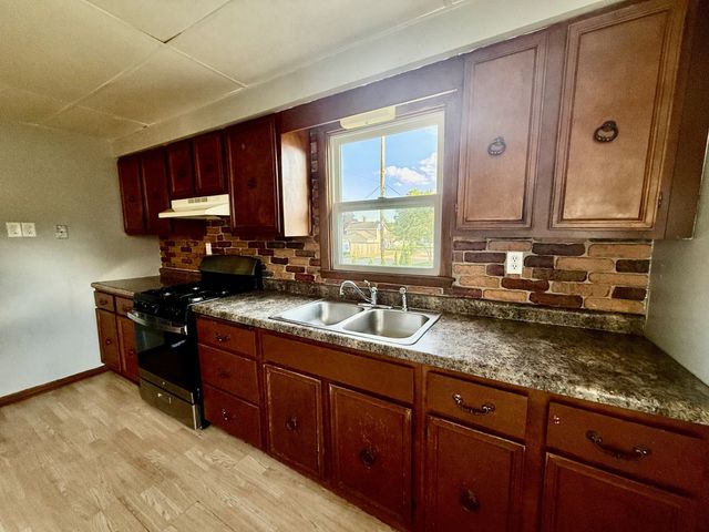 2302 1st Street, Peru, IL 61354