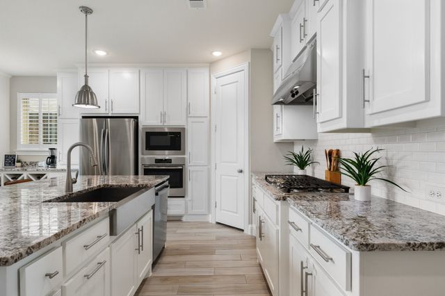 2825 London, The Colony, TX 75056