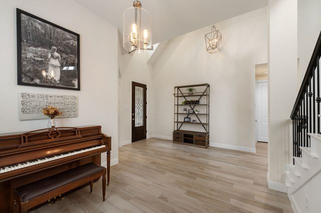 2825 London, The Colony, TX 75056