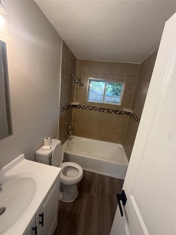 2115 Dewberry Lane, Pasadena, TX 77502