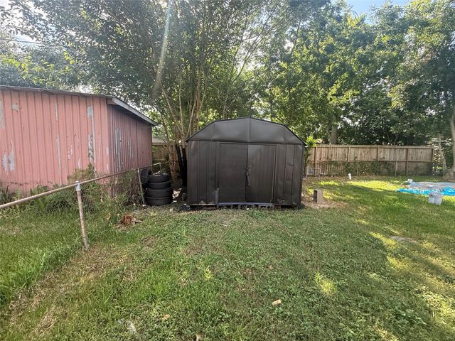 2115 Dewberry Lane, Pasadena, TX 77502