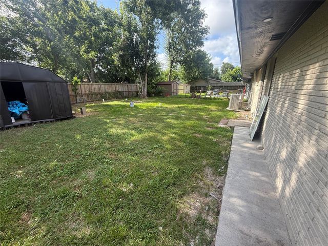 2115 Dewberry Lane, Pasadena, TX 77502