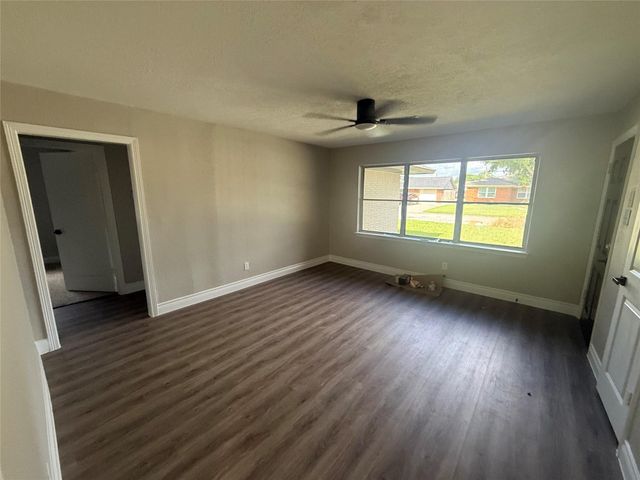 2115 Dewberry Lane, Pasadena, TX 77502