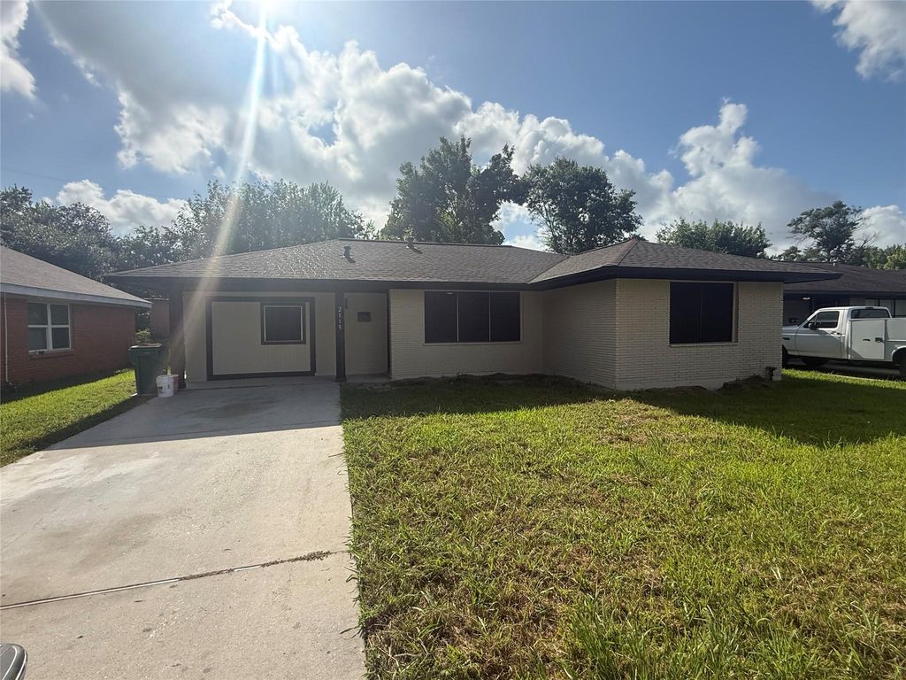 2115 Dewberry Lane, Pasadena, TX 77502