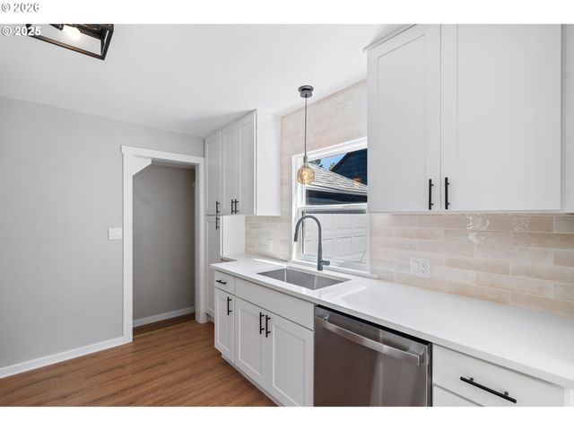 7776 Sw 5TH Ave, Portland, OR 97219