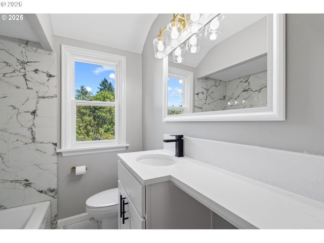 7776 Sw 5TH Ave, Portland, OR 97219