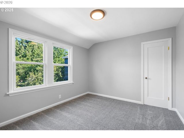 7776 Sw 5TH Ave, Portland, OR 97219