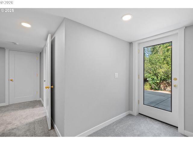 7776 Sw 5TH Ave, Portland, OR 97219