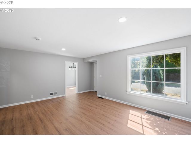 7776 Sw 5TH Ave, Portland, OR 97219