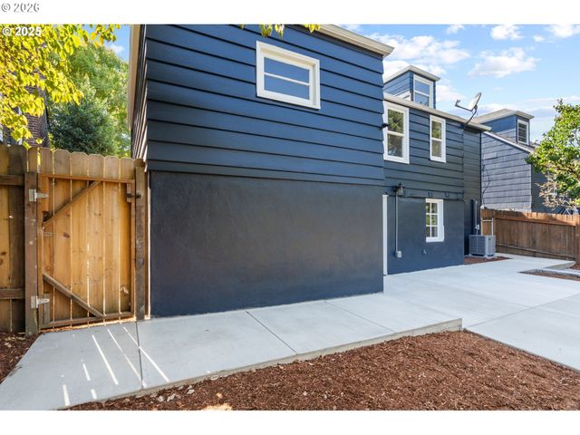 7776 Sw 5TH Ave, Portland, OR 97219