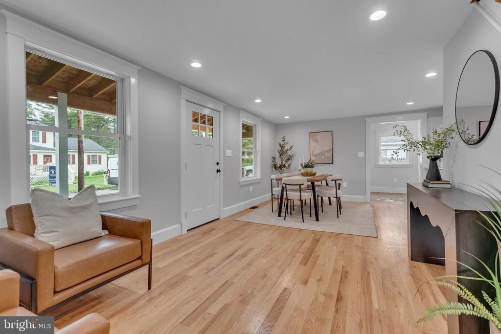 Image 13 of property listing at 2121 ALVIN AVE, Catonsville, MD 21228