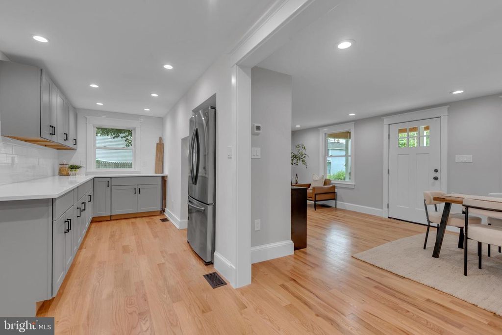 Image 14 of property listing at 2121 ALVIN AVE, Catonsville, MD 21228
