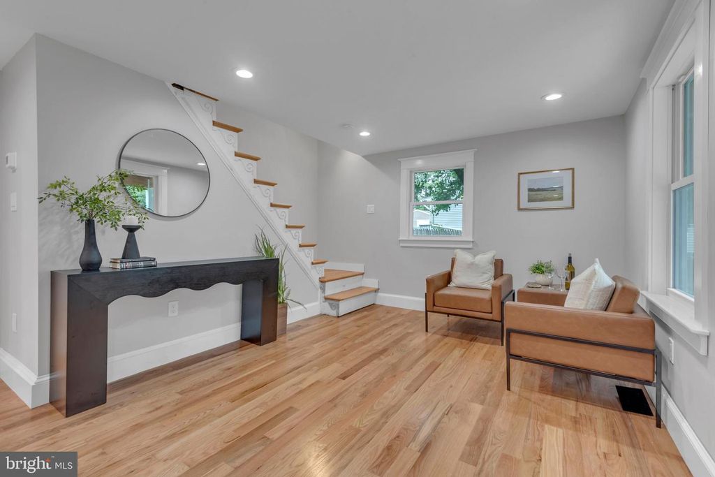 Image 15 of property listing at 2121 ALVIN AVE, Catonsville, MD 21228