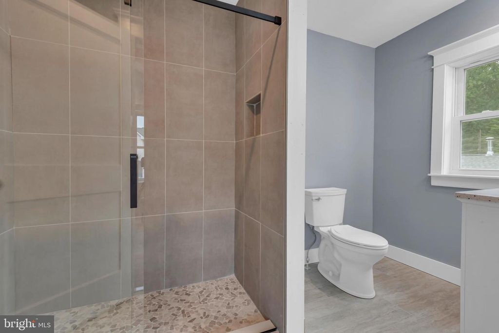 Image 20 of property listing at 2121 ALVIN AVE, Catonsville, MD 21228