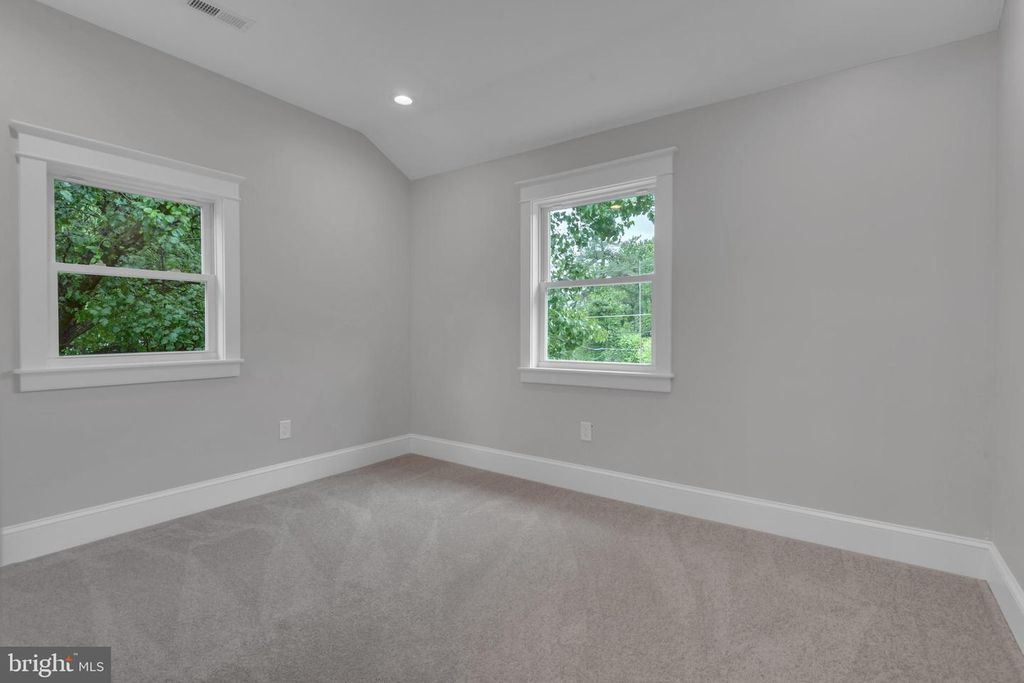Image 23 of property listing at 2121 ALVIN AVE, Catonsville, MD 21228