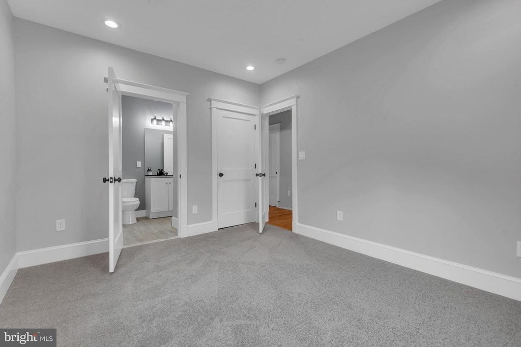 Image 24 of property listing at 2121 ALVIN AVE, Catonsville, MD 21228