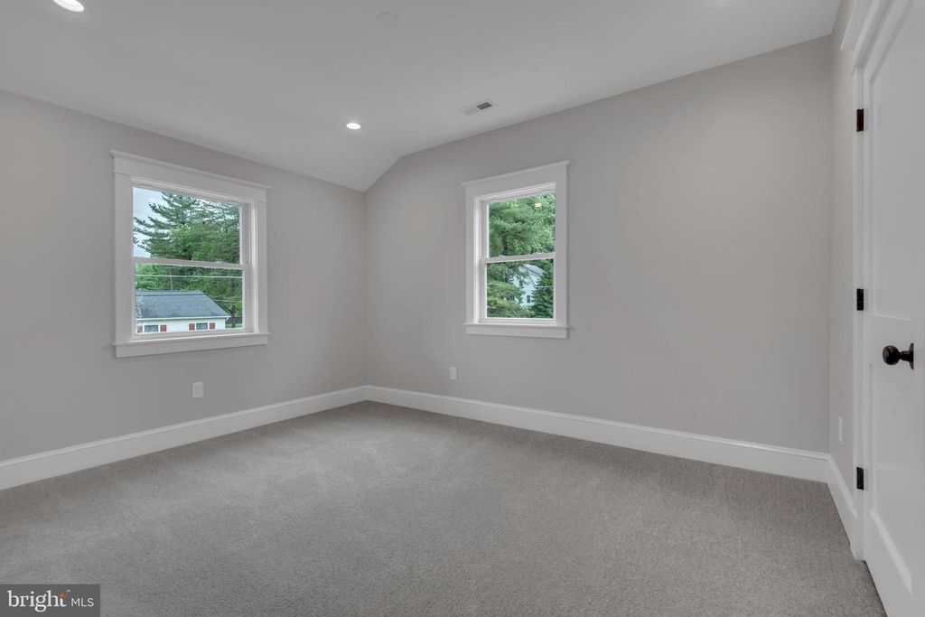Image 28 of property listing at 2121 ALVIN AVE, Catonsville, MD 21228