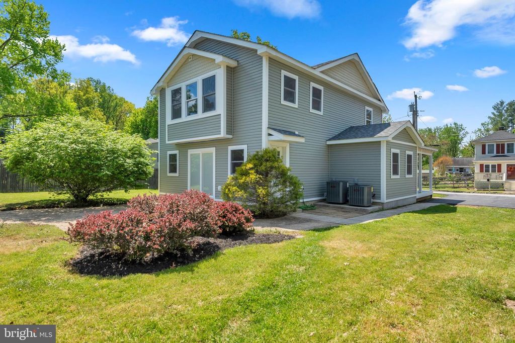 Image 29 of property listing at 2121 ALVIN AVE, Catonsville, MD 21228
