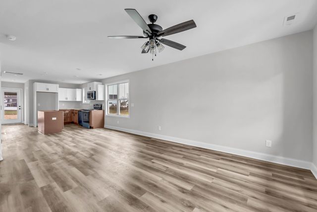 195 Quarry View Ct, Clarksville, TN 37043