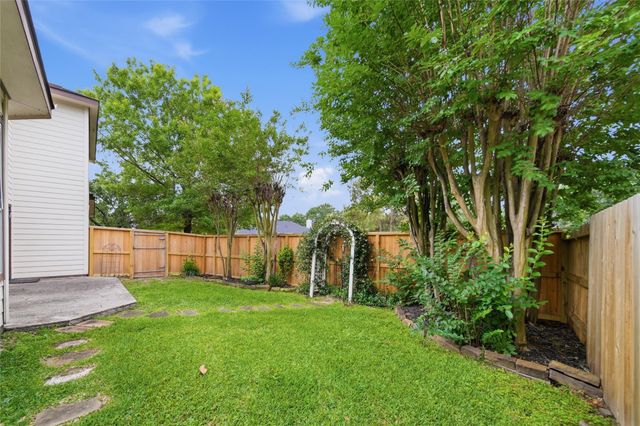 14403 N Coles Crossing Drive, Cypress, TX 77429