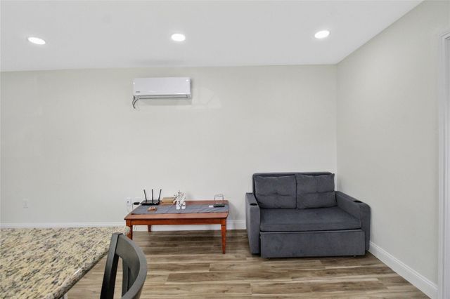 7725 Avenue H B, Houston, TX 77012