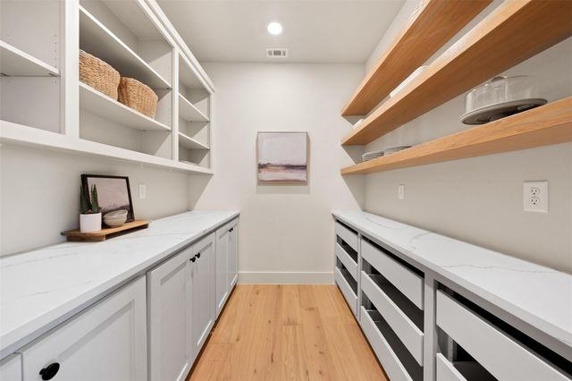 233 Glenview CIR, Belton, TX 76513