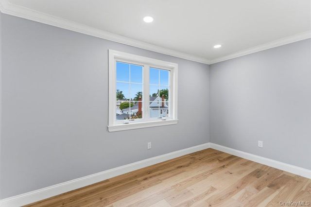 10 California Street, Hicksville, NY 11801