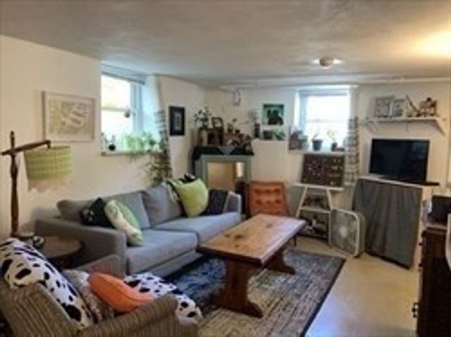 1092 Broadway 2, Somerville, MA 02144