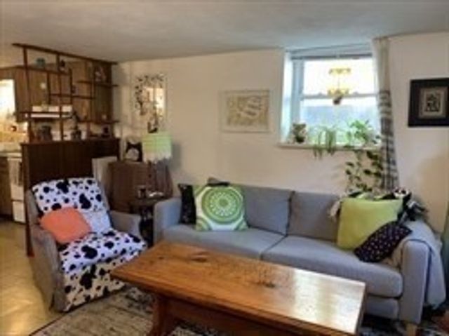 1092 Broadway 2, Somerville, MA 02144