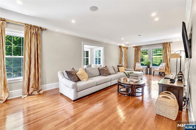 65 S Mountain Avenue, Montclair, NJ 07042