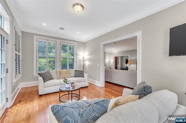 65 S Mountain Avenue, Montclair, NJ 07042