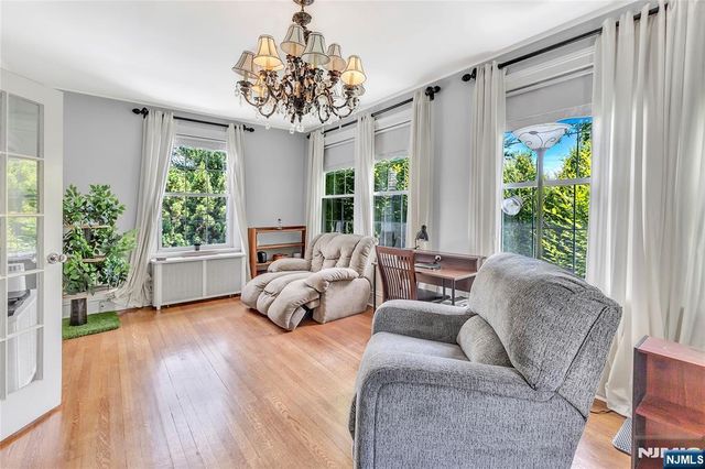 65 S Mountain Avenue, Montclair, NJ 07042