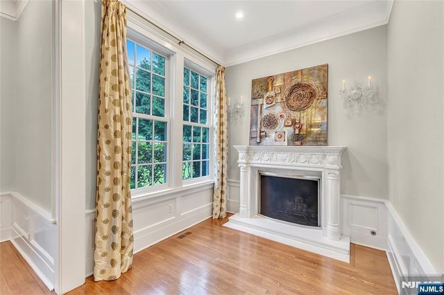 65 S Mountain Avenue, Montclair, NJ 07042