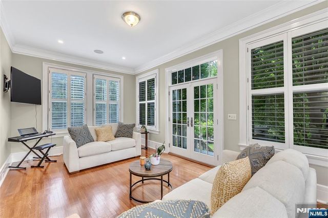 65 S Mountain Avenue, Montclair, NJ 07042