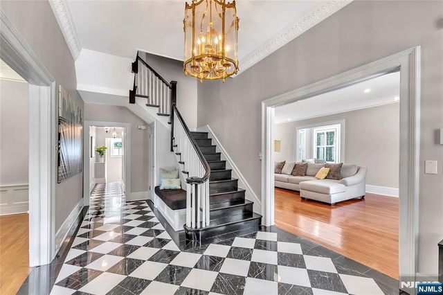 65 S Mountain Avenue, Montclair, NJ 07042