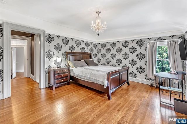 65 S Mountain Avenue, Montclair, NJ 07042