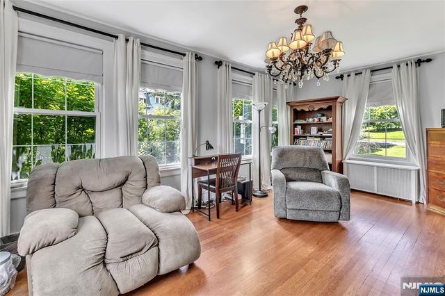 65 S Mountain Avenue, Montclair, NJ 07042