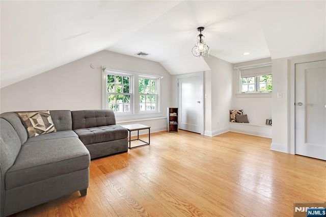 65 S Mountain Avenue, Montclair, NJ 07042