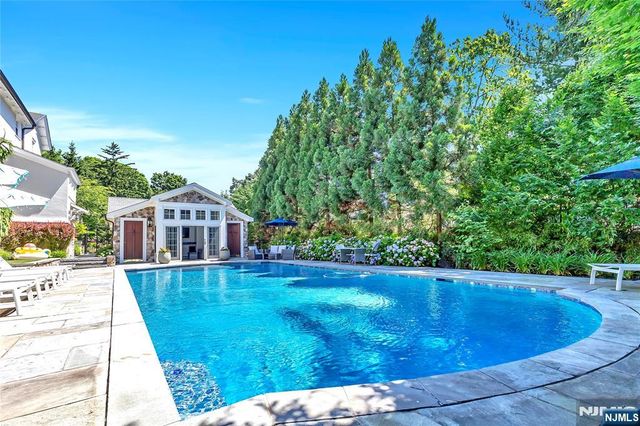 65 S Mountain Avenue, Montclair, NJ 07042