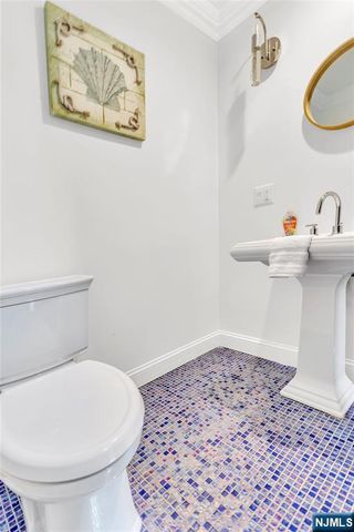 65 S Mountain Avenue, Montclair, NJ 07042