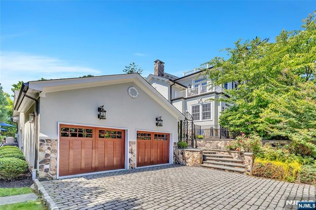65 S Mountain Avenue, Montclair, NJ 07042