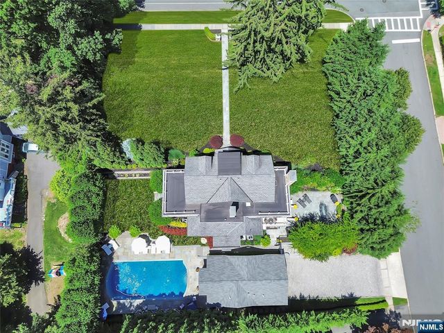 65 S Mountain Avenue, Montclair, NJ 07042