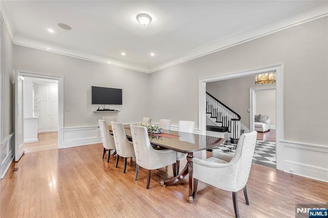 65 S Mountain Avenue, Montclair, NJ 07042