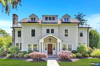 65 S Mountain Avenue, Montclair, NJ 07042
