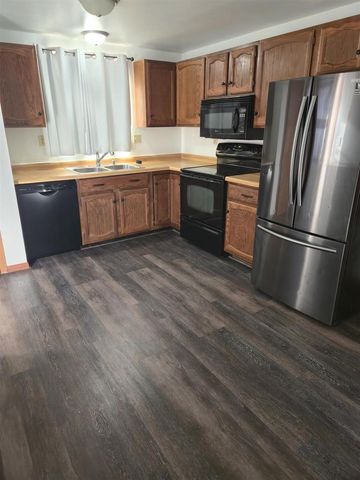 2430 MINERVA STREET, Oshkosh, WI 54901