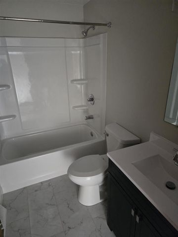 2430 MINERVA STREET, Oshkosh, WI 54901