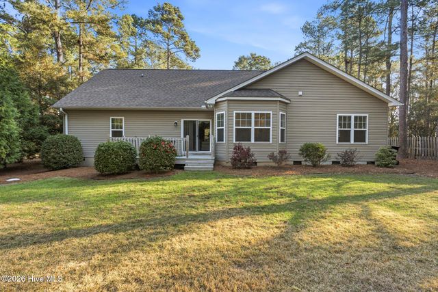 290 Pinyon Circle, Pinehurst, NC 28374