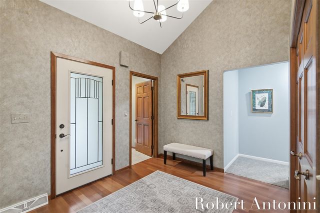 1708 Mont Rue Drive, Grand Rapids, MI 49546