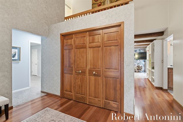 1708 Mont Rue Drive, Grand Rapids, MI 49546